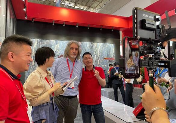 两万多新品来袭金额近一千家参展商!佛山陶博会开幕